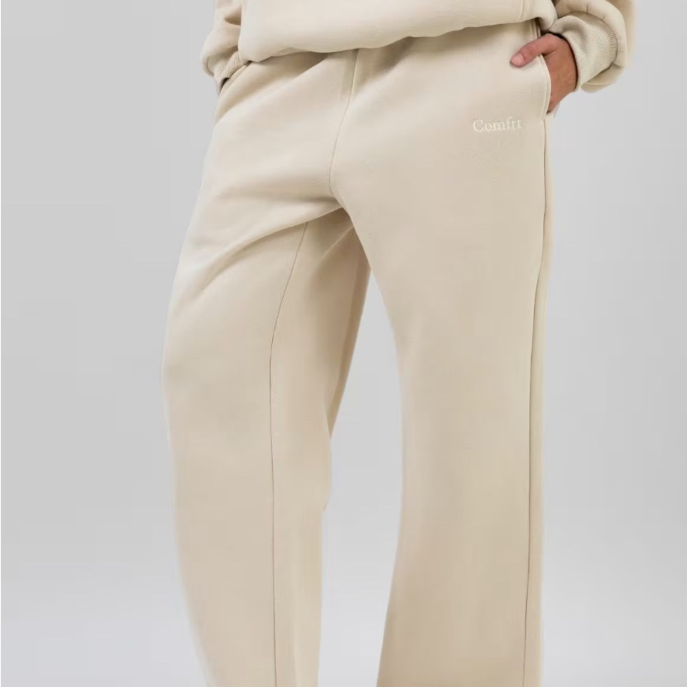 Comfrt Beige Sweatpants